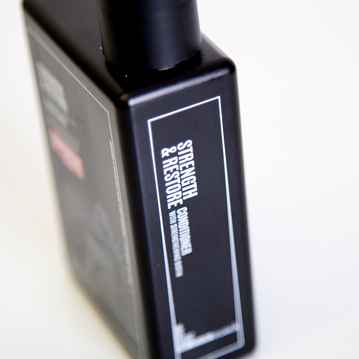 Uppercut Deluxe Strength and Restore Conditioner